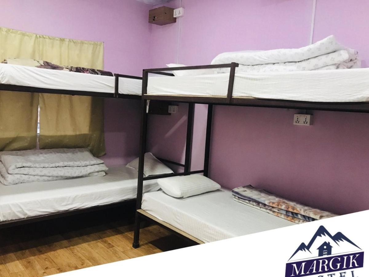Margik Backpackers Hostel Pokhara Extérieur photo