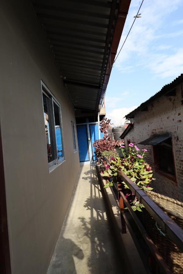 Margik Backpackers Hostel Pokhara Extérieur photo