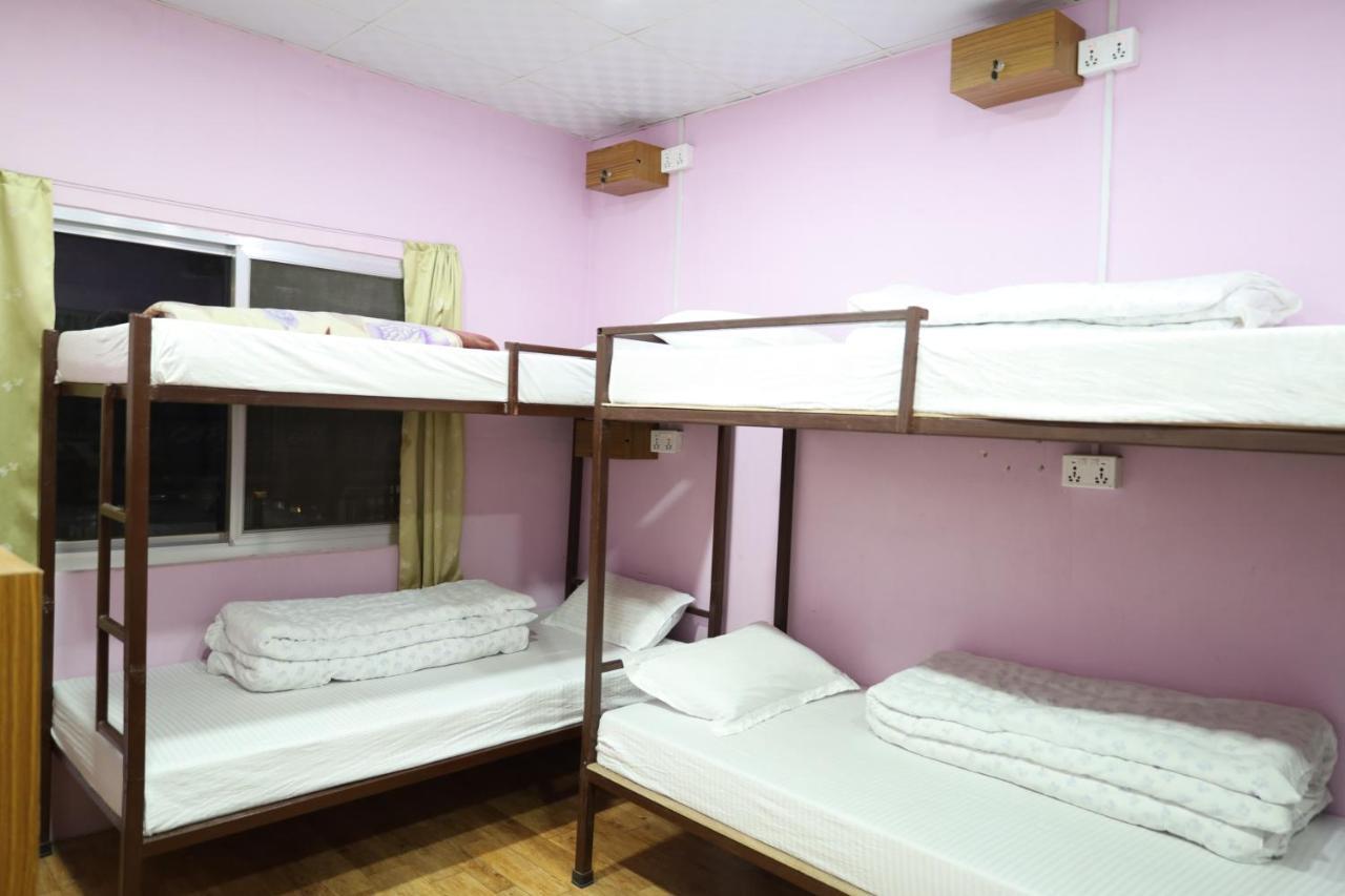 Margik Backpackers Hostel Pokhara Extérieur photo