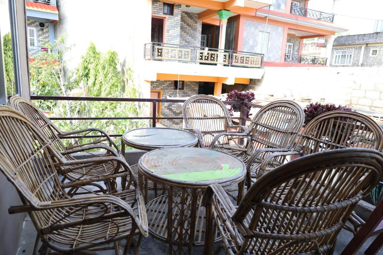 Margik Backpackers Hostel Pokhara Extérieur photo